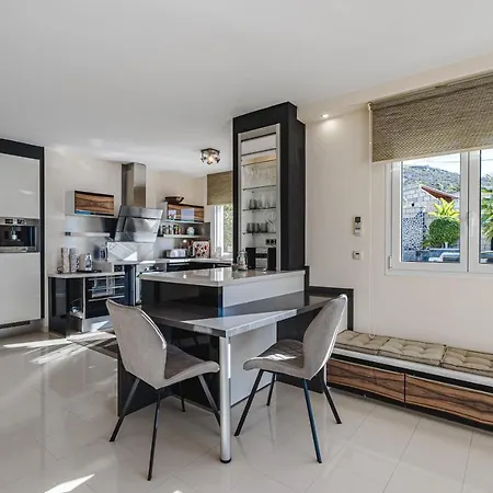 Sol Y Mar Mit Grandiosem Meerblick *