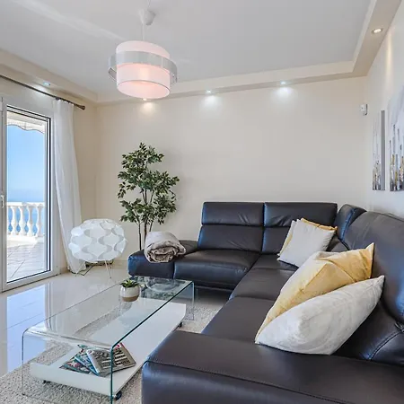 Sol Y Mar Mit Grandiosem Meerblick Адехе