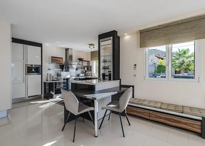 Sol Y Mar Mit Grandiosem Meerblick *