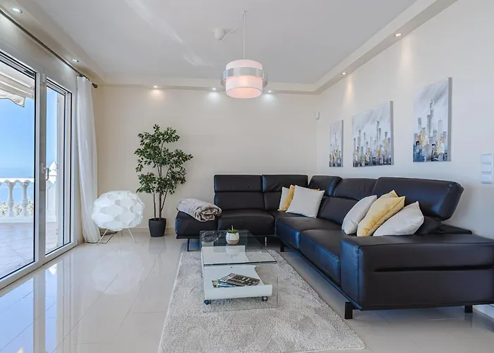 Sol Y Mar Mit Grandiosem Meerblick *